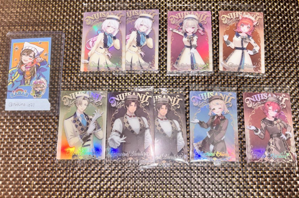 つきの tweet media