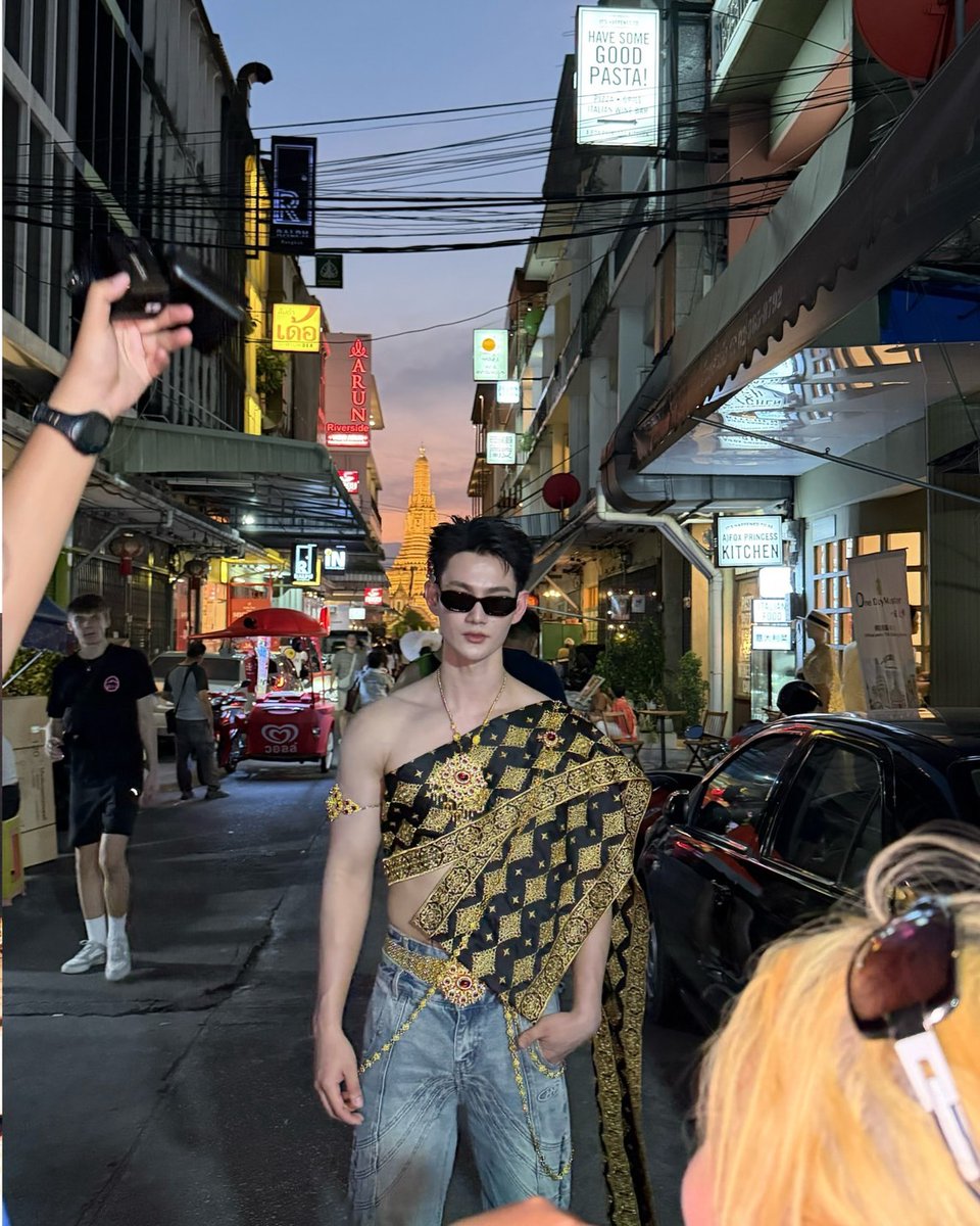 ทำถึงไม่ไหว! “พาเวล นเรศ” ปล่อยลุค Proud to be Thai 
หล่อสะเทือนโซเชียล ยอดไลก์พุ่งทะลุสองแสน

#pavelphoom #พาเวลนเรศ

🔗web.facebook.com/share/p/1U7Uyx…