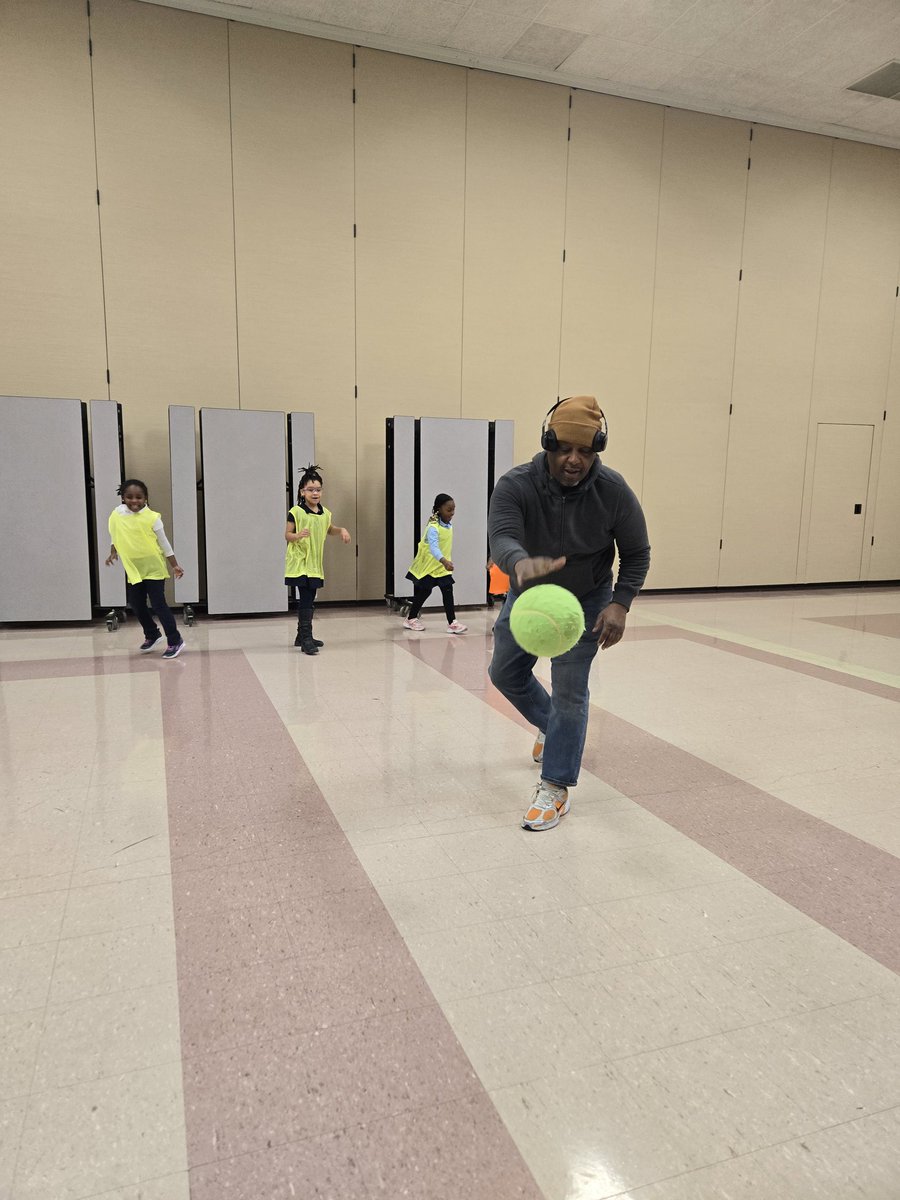 BradburyHeights's tweet image. 🏫ELO After School Program
A good afterschool program can turn the aimless hours after school into productive learning time. That’s a big benefit! Contact Mrs. Brown at dana.brown@pgcps.org to register. 

#bradburyheights #BHES #BHESPTOSQUAD #PGCPSProud #PGCPS #teampgcps