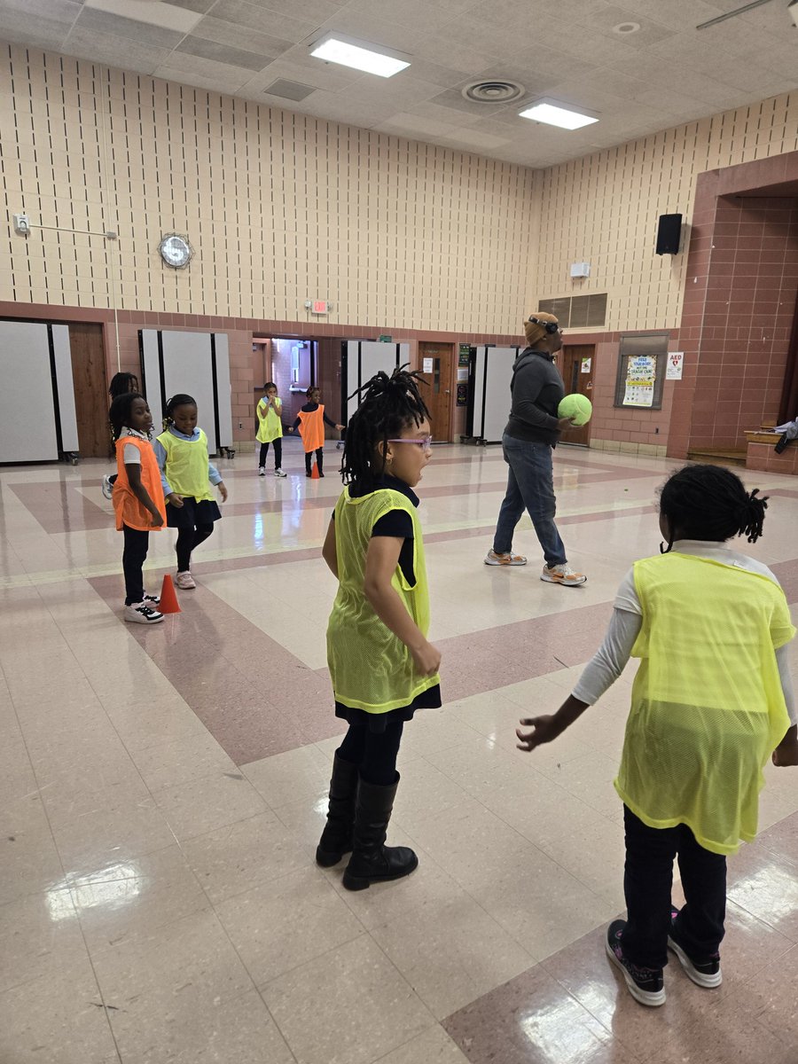 BradburyHeights's tweet image. 🏫ELO After School Program
A good afterschool program can turn the aimless hours after school into productive learning time. That’s a big benefit! Contact Mrs. Brown at dana.brown@pgcps.org to register. 

#bradburyheights #BHES #BHESPTOSQUAD #PGCPSProud #PGCPS #teampgcps