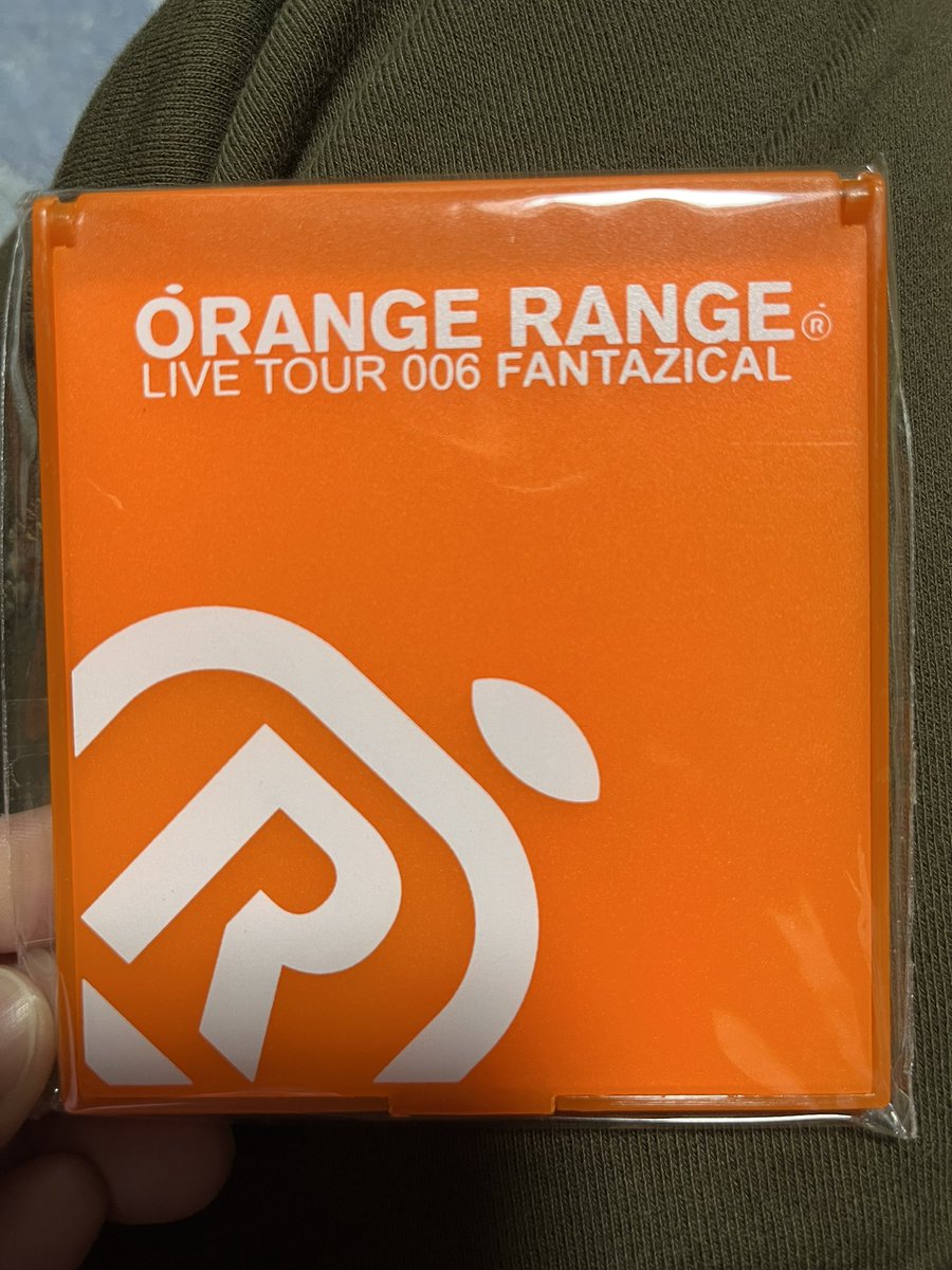 donchan320's tweet photo. 片付けしてたら、20年前のORANGERANGEのLIVE TOURグッズが未開封のまま出てきたw

買って満足したグッズがきっと他にも眠ってる… https://t.co/YpcY7nv4Yg