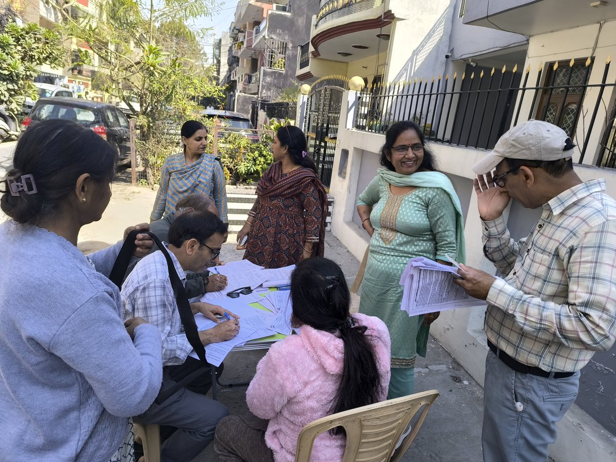 न्यू वोटर कैंप जल्दी से जल्दी आए अपना नया वोटर फॉर्म भरे <a href="/Ward_77Vaishali/">Ward-77 Vaishali Ghaziabad Nagar Nigam</a>

#नीलम_भारद्वाज #ElectionCommission #new #VoterAwareness 

<a href="/ceoup/">CEO Uttar Pradesh</a> <a href="/dm_ghaziabad/">DM Ghaziabad</a> <a href="/ERO_55Sahibabad/">ero_sahibabad</a> 

<a href="/myogiadityanath/">Yogi Adityanath</a> <a href="/mppchaudhary/">Pankaj Chaudhary</a> <a href="/idharampalsingh/">Dharampal Singh</a> <a href="/sunilsharmamla/">Sunil Kumar Sharma</a> <a href="/AtulGargBJP/">Atul Garg</a> <a href="/sunitadayalbjp/">Sunita Dayal Aggarwal (Modi ka Parivar)</a>