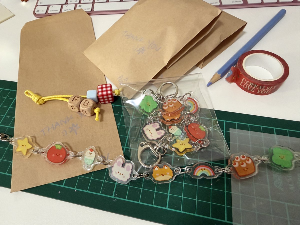 ความน่ารักกำลังจะออกเดินทาง ✨💖🌈
ของจริงน่ารักมัก (ใหญ่กว่าที่คิดเล็กน้อย แต่เหมาะกับการห้อยกาแป๋วมากๆ)
คาดว่าส่งไม่เกินวันพุธนี้ค้าบบ

~*มีน้องเกินมานิดดดหน่อย ถ้าใครสนใจ DM มาได้นะค้าบบบ*~
#fernfactory