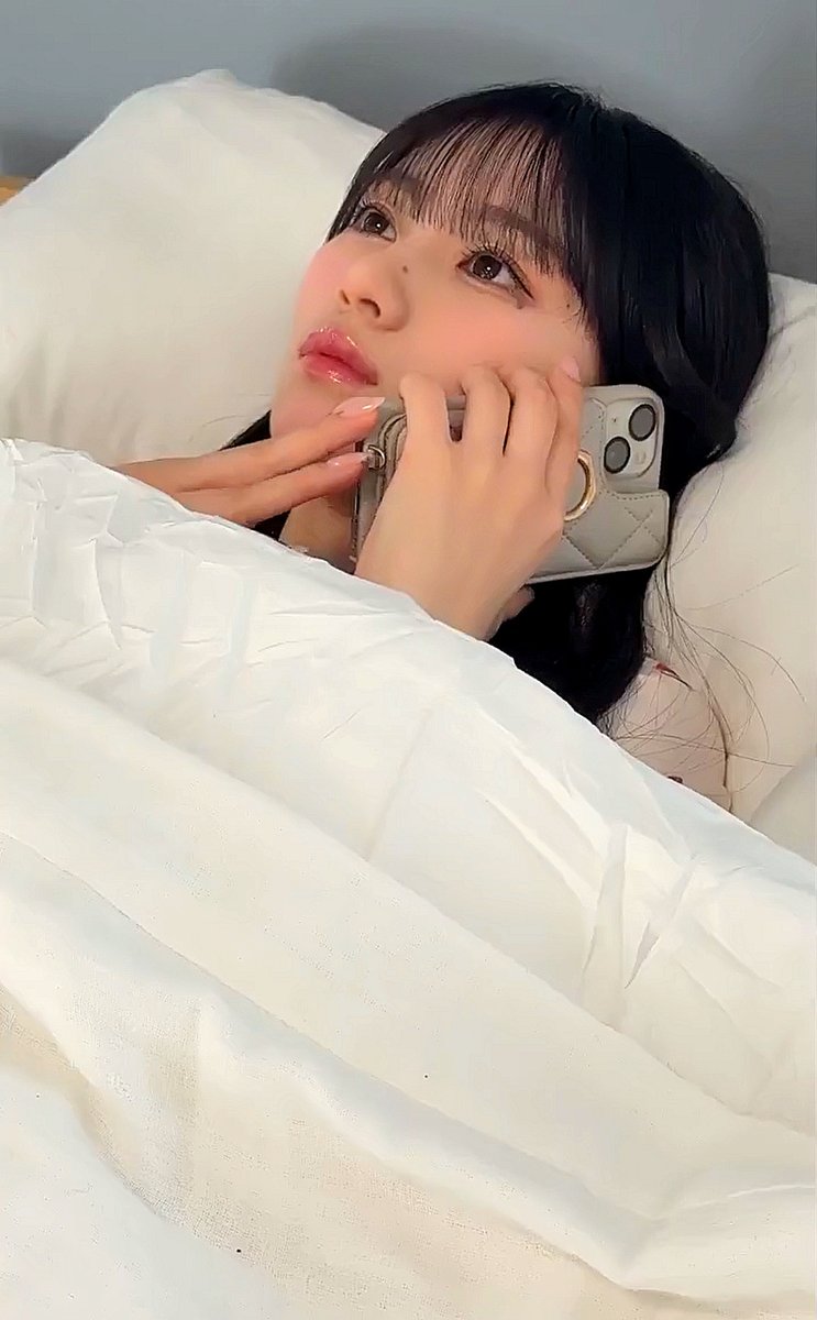 夜ですね🌜✨ さくたんからおやすみのご挨拶💤🌜✨ #川﨑桜