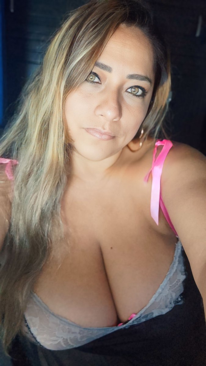DannaCarterof's tweet photo. Un poco despeinada pero sigo hermosa 🤭
#Firstone #primerpost #soltera https://t.co/QXJTJJvk9K
