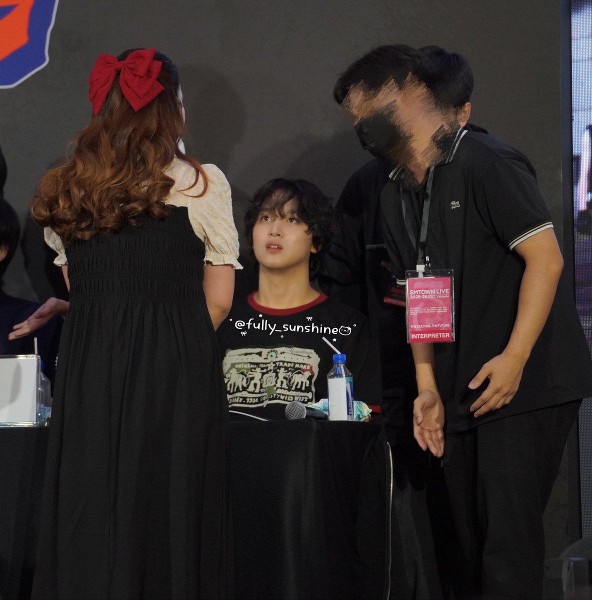 🎀: ดีใจที่ได้เจอแฮชานอีกครั้งนะคะ
🎀: ช่วงนี้นูน่าเครียดกับงานมากเลย
🐻: 🥺
🎀: แต่พอได้มาเจอแฮชานหายเครียดเลยค่ะ การมีอยู่ของแฮชานมันดีมากจริงๆ ขอบคุณนะคะ ☺️
🐻: ขอบคุณคับ

((ละตาแป๋วมากกกก ฮื่อมุหย็องหน้าใสกิ๊ง แก้มแดงๆ ปากอมชมปูว♡ㅠㅠ))
#HAECHAN #แฮชาน
#ShopeexNCTDREAMEvent