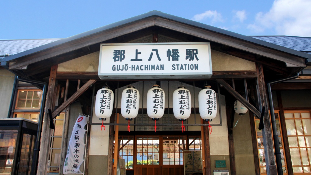 japan's tweet photo. Ride a train showcasing Japanese food replicas π€οΈ π±! The @NAGARA_RAILWAY train runs through Gujo Hachiman, Gifu Pref., Japan's largest food replica producer. Snap photos π€³, play spot-the-replica π, and make your own.
#JapanOnTrack https://t.co/rLJUbd2qyy