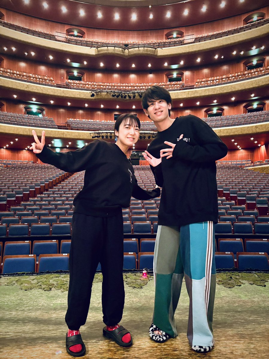 ryo___sawamura's tweet photo. 萌音ちゃん

とても温かくて、優しい愛で包み込んでくれる萌音ちゃん千尋との旅は、すごく濃密で、刺激的な時間でした。
またご一緒出来ますように。

最大の愛と感謝を込めて

ありがとう！！！

千穐楽お疲れ様でした☺️✨

#上白石萌音　ちゃん
#千と千尋の神隠し
#千尋 
#カオナシ https://t.co/nRziyUbOMt
