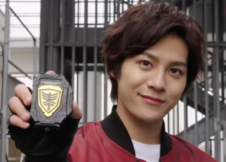 dumbjakeworld's tweet image. I'm sorry I can't participate in gavan discourse too busy thinking about how hot Reiji is