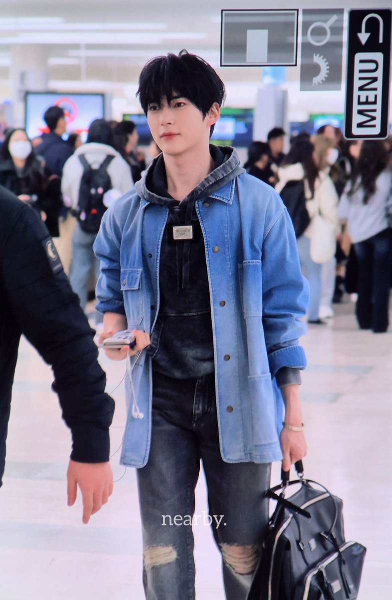 260216 가방 디박크다
#성한빈 #SUNGHANBIN #ソンハンビン 
#제로베이스원 #ZEROBASEONE #ZB1