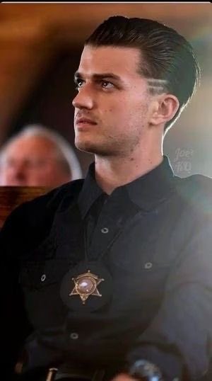 looking at you gator tillman 🥵🥵🥵🥵