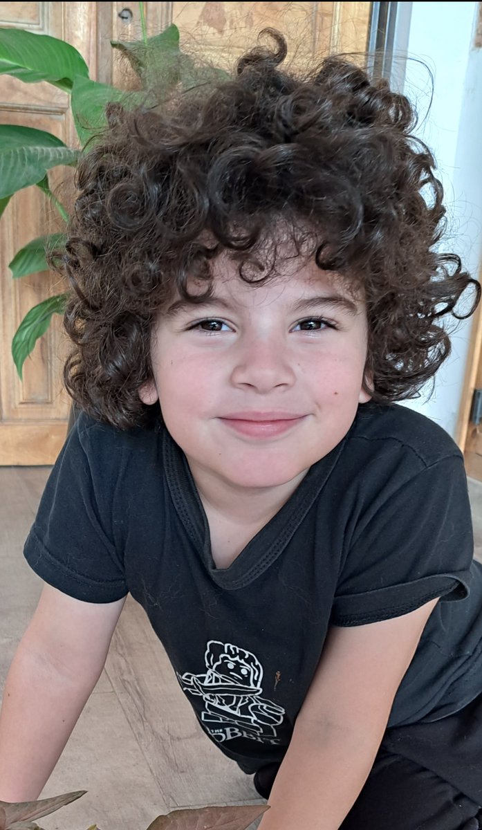 La verdad no es porque lo haya hecho yo con mis propias entrañas pero salió precioso el niño, hoy cumple 9