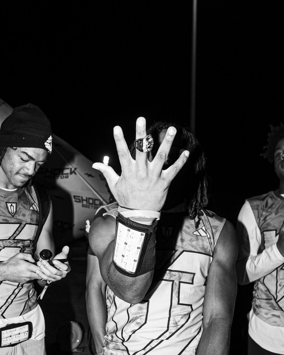 RGiii7v7 tweet media