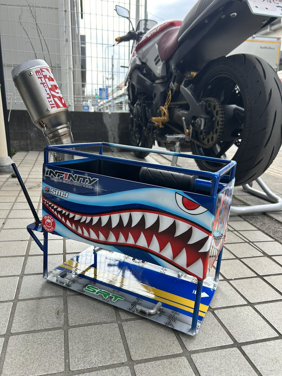 もうコレがナニか分かる地球人はいないと思われる、お昼休み8日間潰し