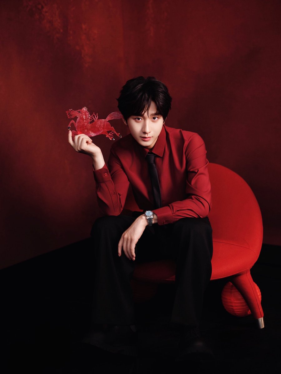 260216 — #chengyi studio shares new photos for chinese new year 🧧  (1/3)