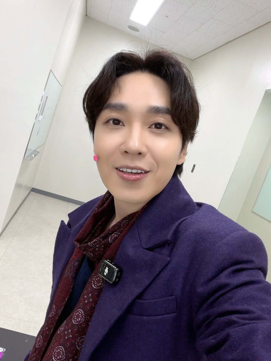 [📸]
올 한 해도 다들 건강하시고 맛있는 거 많이 드시면서 무탈하게 행복하셨으면 좋겠습니다. 새해 복 많이 받으세요 ❤️

#이석훈 #LEESEOKHOON #SG워너비 #SGWANNABE #LunarNewYear #설날