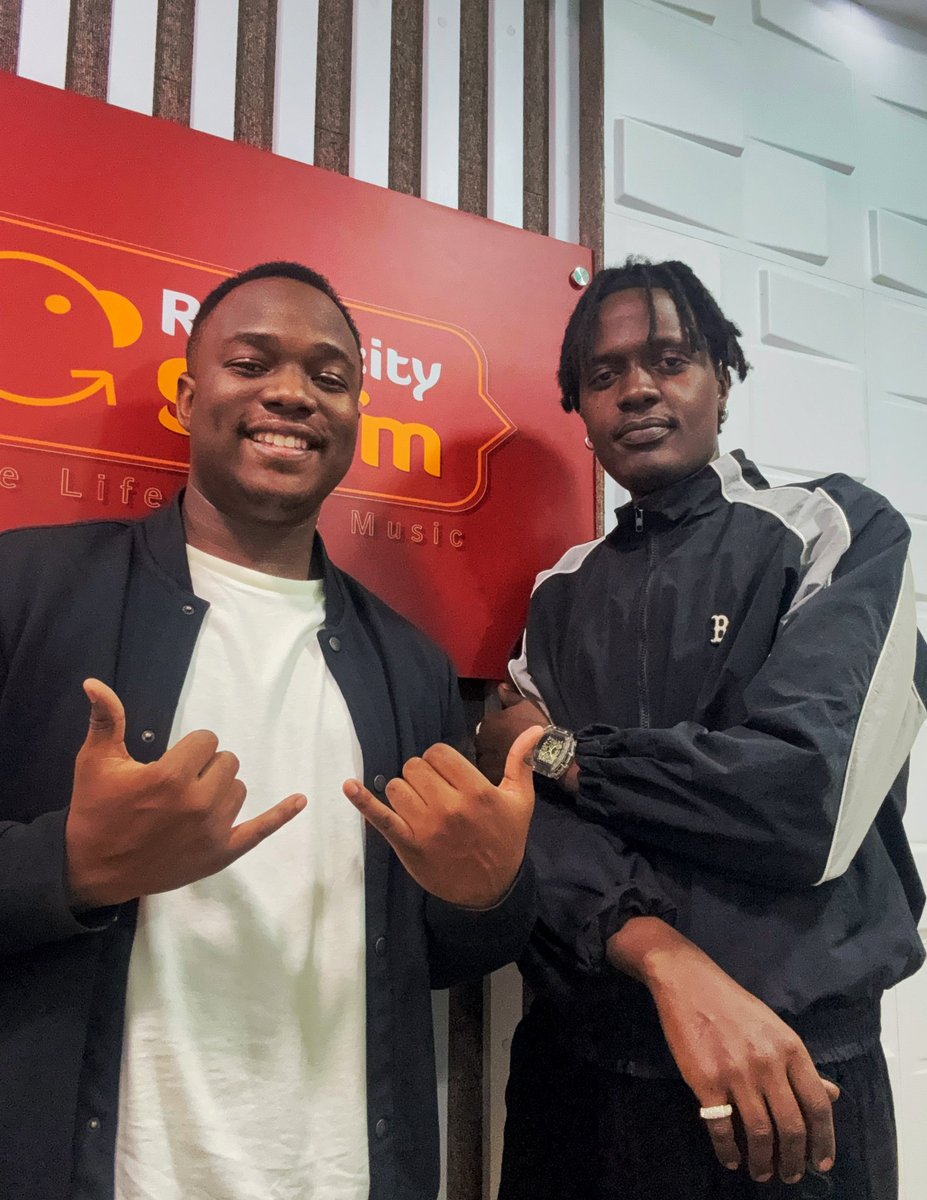 willboyani's tweet photo. @97fmRadiocity Kampala 🇷🇼✊🇺🇬 https://t.co/D0H7SAj7L4