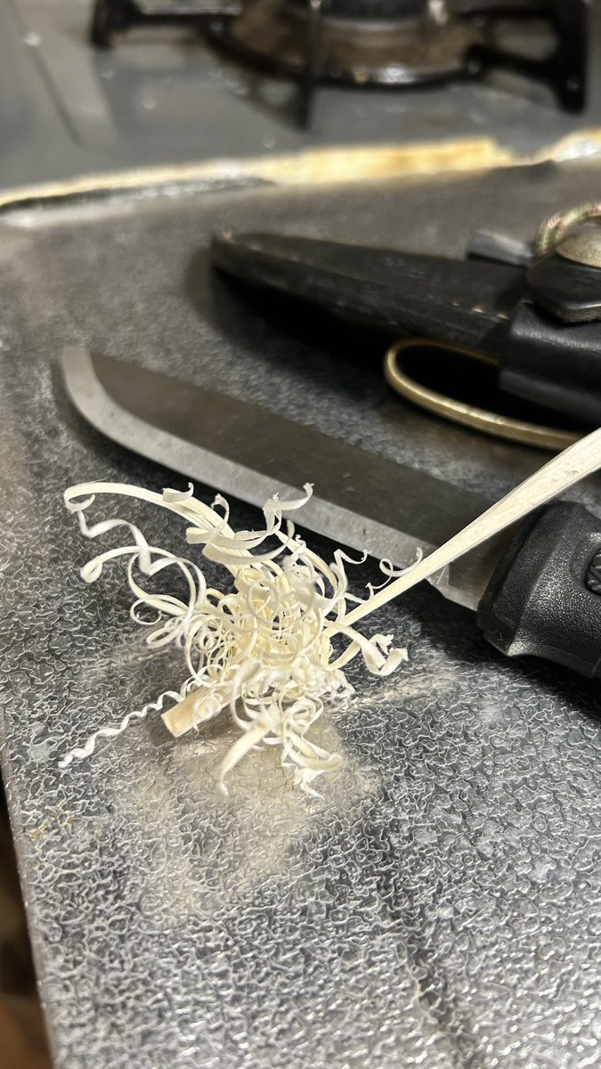 shoji2501's tweet photo. こいつを見てくれ、こいつをどう思う?
#アッー♂
#ソロキャンプ
#キャンプギア
#メンテナンス
#刃物研ぎ
#PRANDI
#MORAKNIV https://t.co/XilftVWRCm