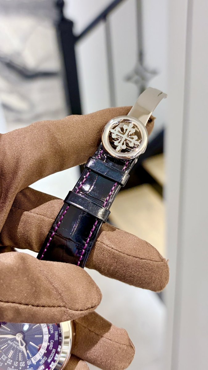 _Glint_'s tweet photo. PATEK PHILIPPE
5330G-010
東京限定300本の希少なタイムピースが3本同時入荷🔥
このタイミングは二度とないかもしれません。👀
ご興味をお持ちの方は是非お早めにお問い合わせくださいませ📱
#PATEKPHILIPPE
#COMPLICATION
#パテックフィリップ
#コンプリケーション
#5330G https://t.co/PZQFuH5pix