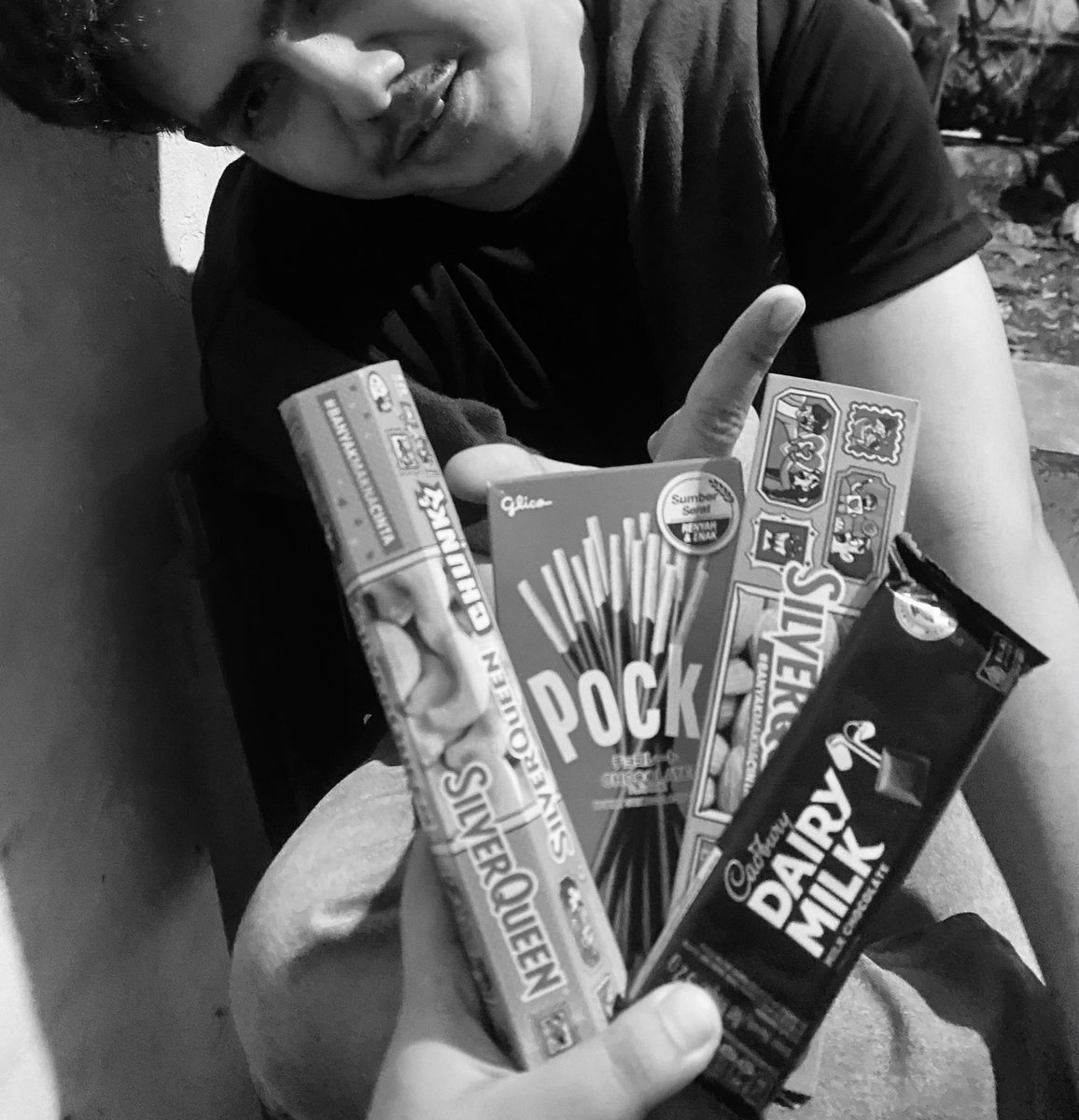 randomdep's tweet image. Thankyouu🫶🏻
Happy Valentine everyone🍫