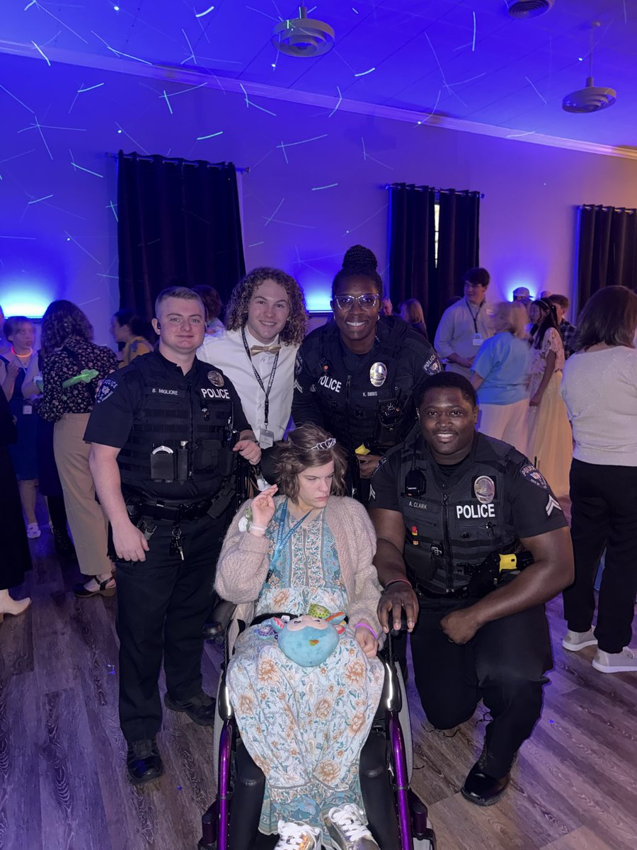 Starkville_PD's tweet photo. Officers had a great time visiting at Bridgeway Church Night To Shine Event. https://t.co/alPQDYVN9c