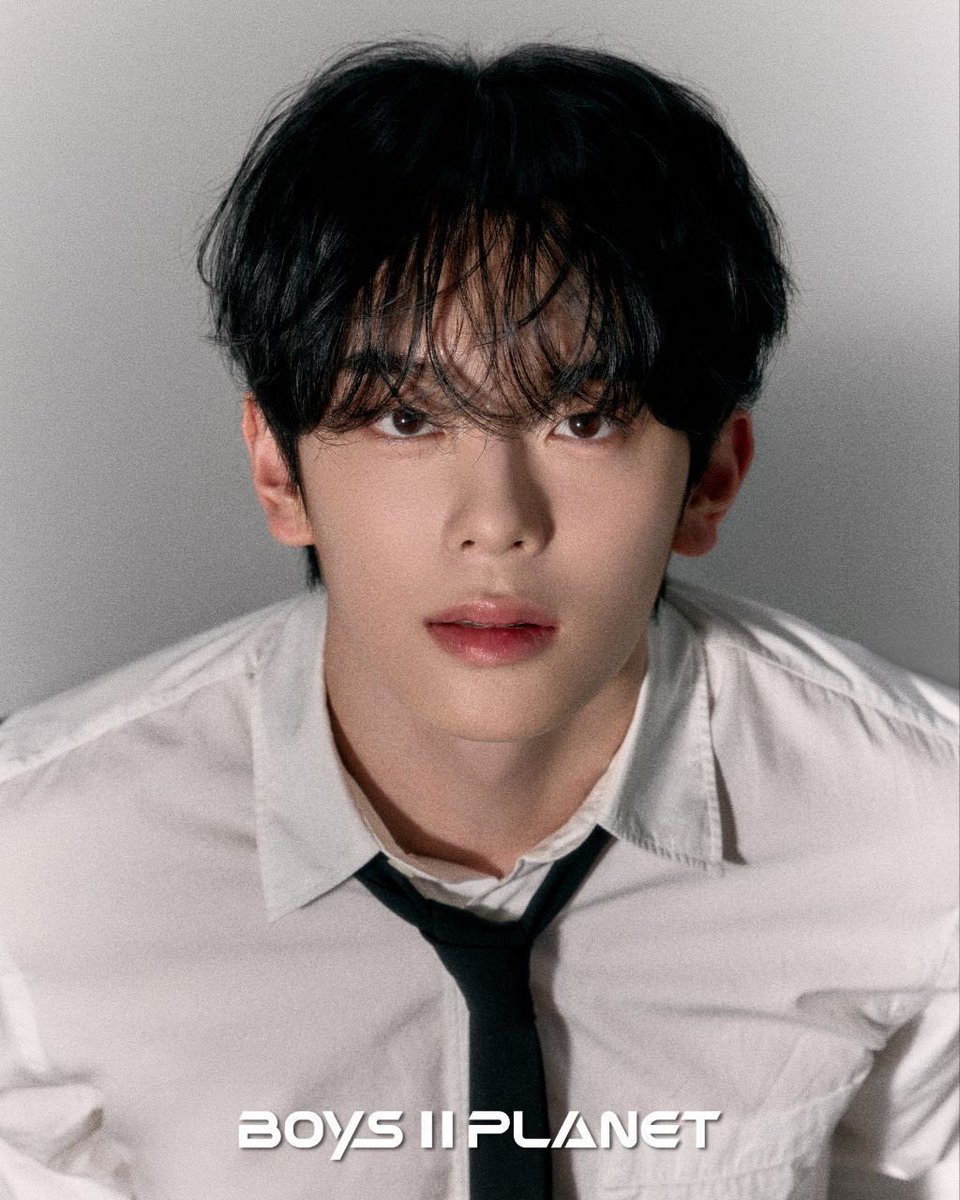 xinbearii's tweet image. just realized these four were the boys planet 2 visual posters … oh kangxin and chuchuz you will always be famous