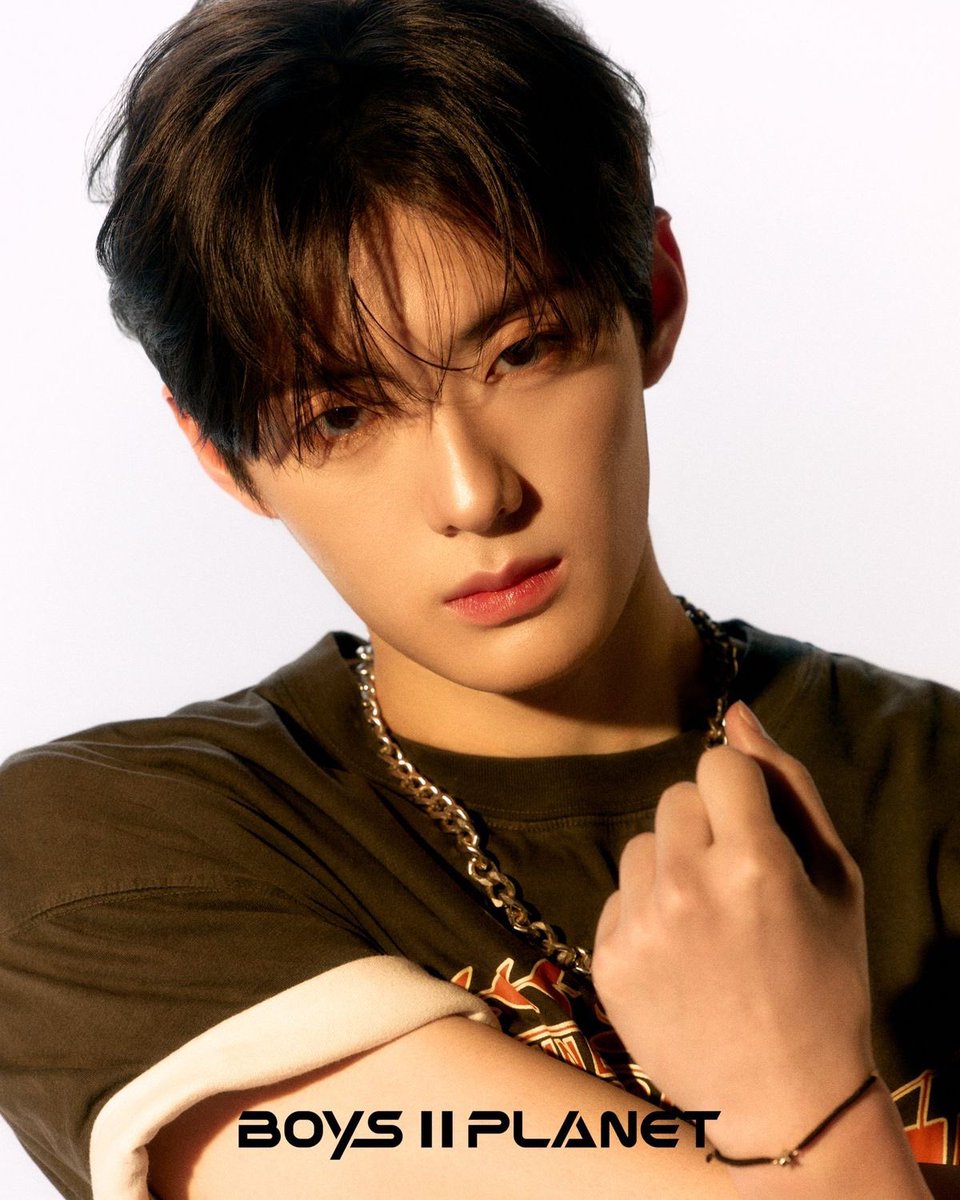 xinbearii's tweet image. just realized these four were the boys planet 2 visual posters … oh kangxin and chuchuz you will always be famous