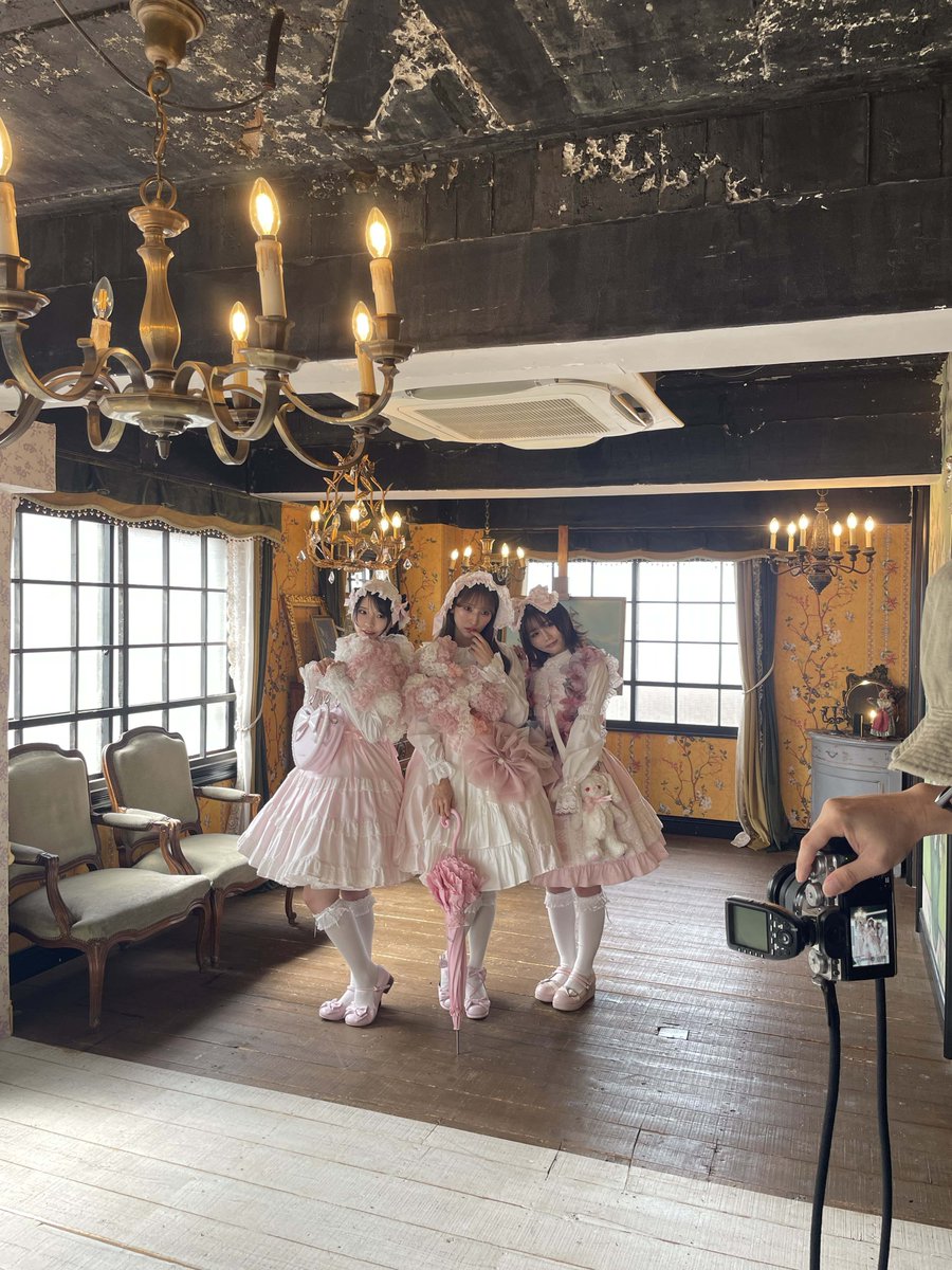 idolfile_jp's tweet photo. 【フォロー＆RP企画】
『IDOL FILE Vol.38 Lolita &amp; Gothic』発売中！🤍

HKT48スリーショットのチェキを1名様にプレゼント！🎁

(@idolfile_jp)と(@hkt48_official_)を 
フォロー&amp;このポストをRPしたら応募完了！ 
※発送は2026年4月末以降

応募期間：
✔︎2026年3月31日(火)23:59迄

#IDOLFILE https://t.co/g0SVAc1Pf1