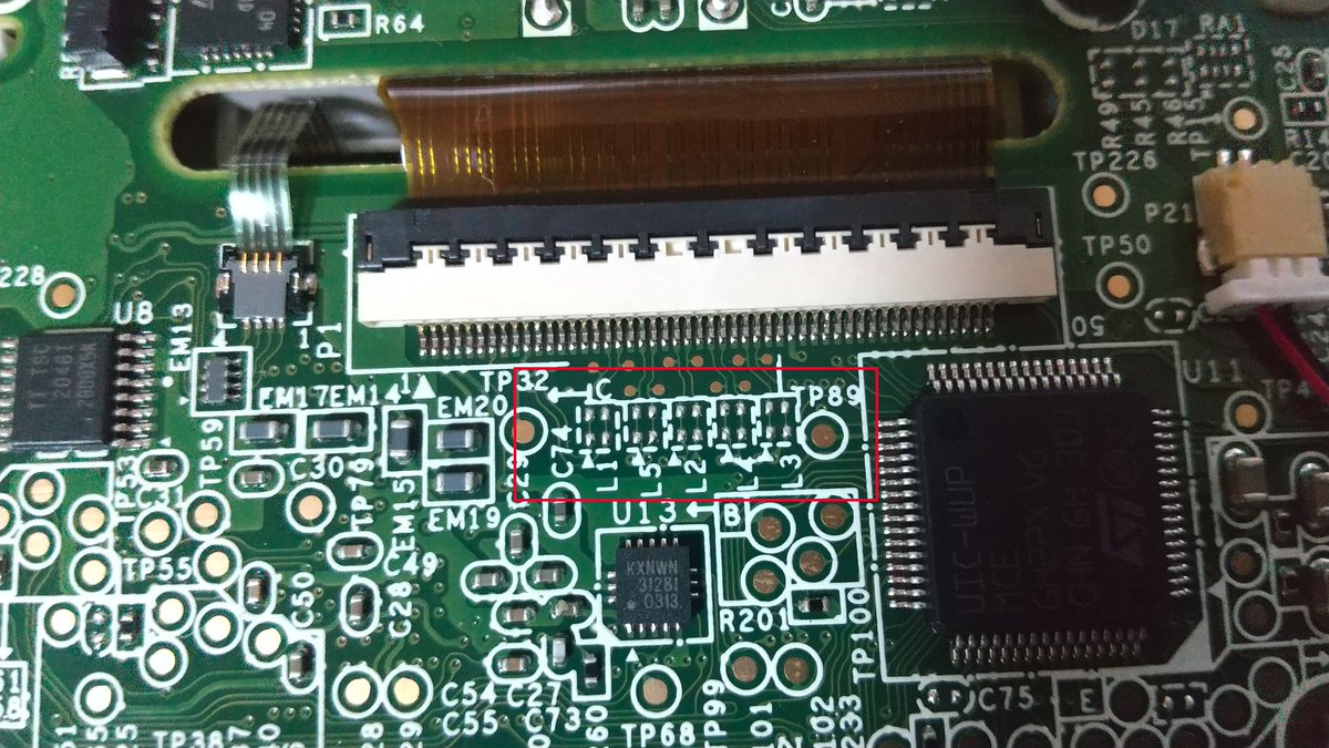WiiUゲームパッド
AIに効いたら囲ってる部分（L1-L5部分）
左から
・クロック-+
・D3-+
・D0-+
・D2-+
・D1-+
と言う回答をもらえたのだが合ってるのかな？