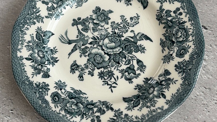 刻印に「RINGTONS」と入っています。 こうやって少しずつ、 リントンズ