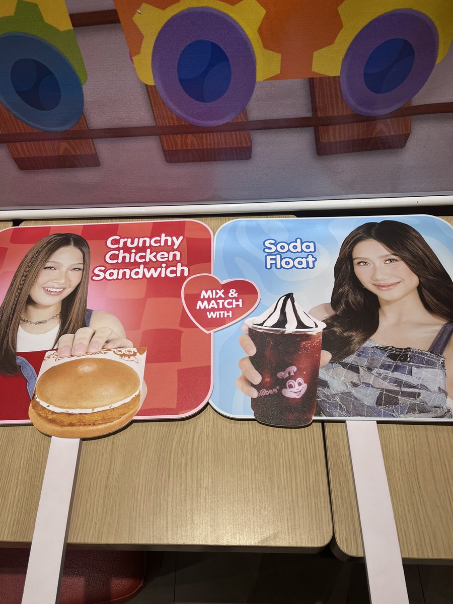 Frank_1685's tweet photo. @TEAMBLOOMPH One order po of #ColEEna please! love the Crunchy Chicken Sandwich with Soda Float Mix and Match BINI Combo! @Jollibee
#MyMixandMatchBINICombo https://t.co/9RjZDU9ImR