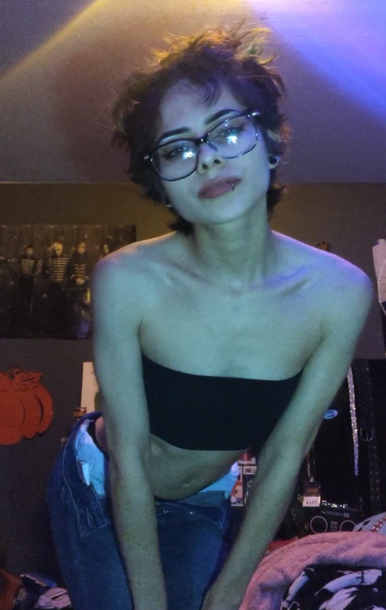 LexiiRylee's tweet photo. should I take them off? #sexy #of #onlyfans https://t.co/5HEjDJRxR0