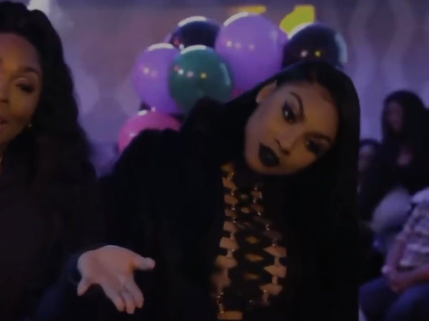 <a href="/KennedysClone/">Kennedy’s Clone</a> She tore her set so baddd like omggg the black lip stick I liveeeee!