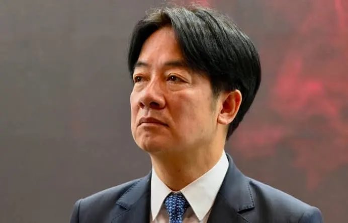 美国说准备取消台湾国民党家属的美国绿卡，韩国瑜今天就表态支持台湾军购案。之前他们代表中共中央一直反对增加军费。