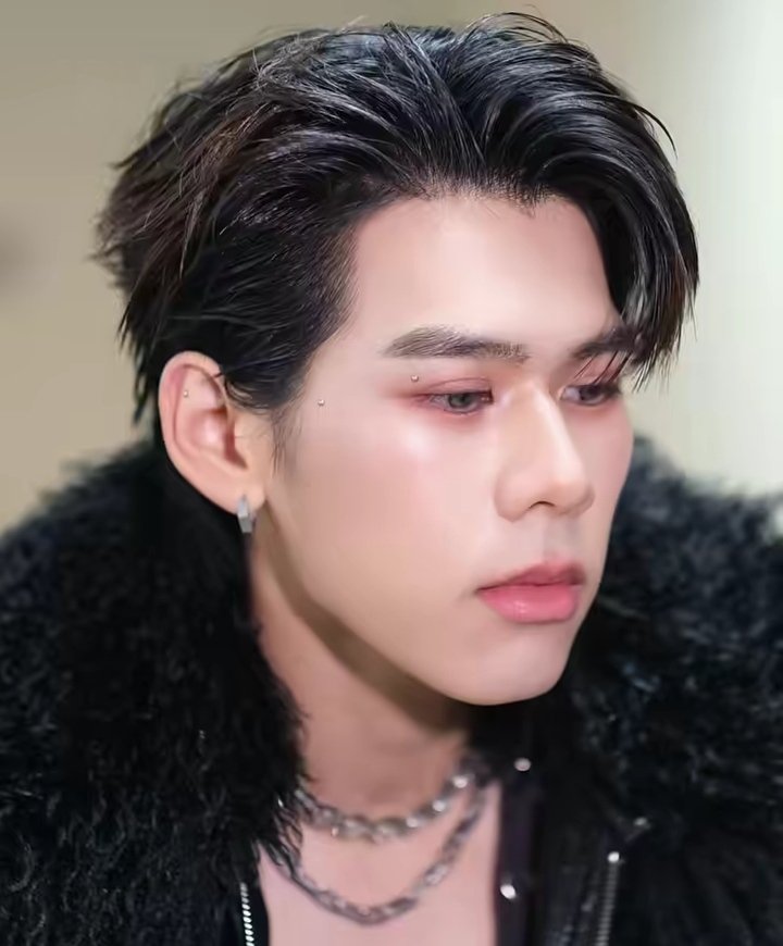 MuhammadTui's tweet image. #NUTTUI

"Ada rumor kita            "Saya tahu, saya
berkencan, duke"          Mengatakan itu
                                               Yang Mulia"