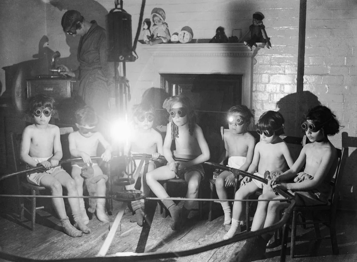 Looking Back In Time tweet media