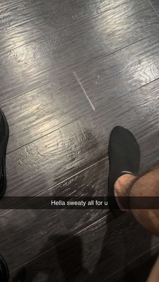 Which one of your dumb cash pigs is gonna buy these rank sweaty gym socks!!! They stink and are soaked. Get in my DM’s