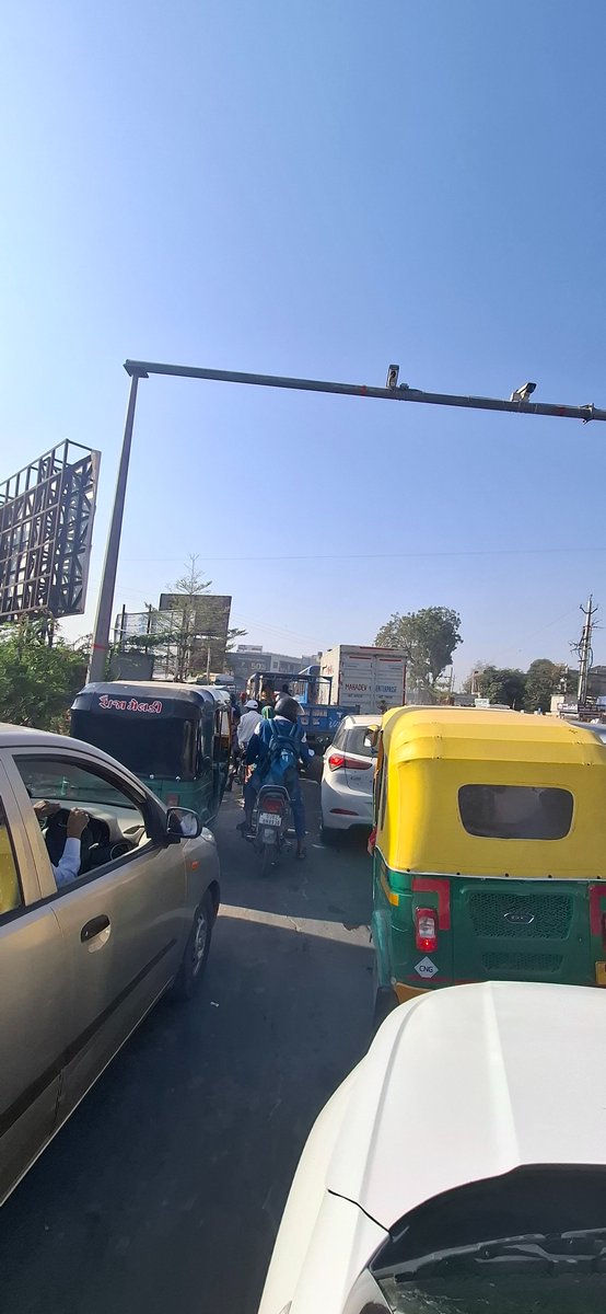 ConcernedAmdavadi tweet media