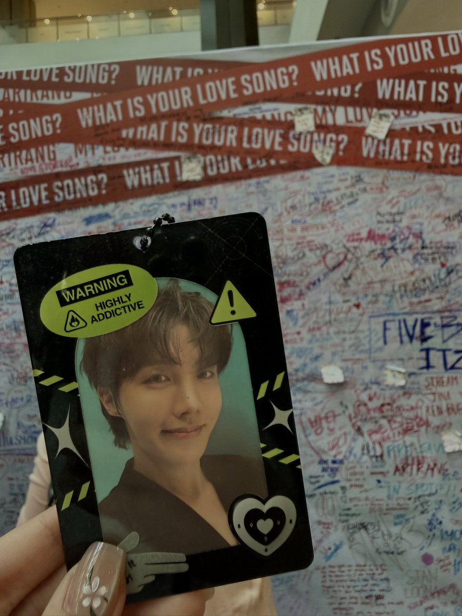 yza⁷ ♡︎ SAW BTS!!! ㅇㄹㄹ tweet media