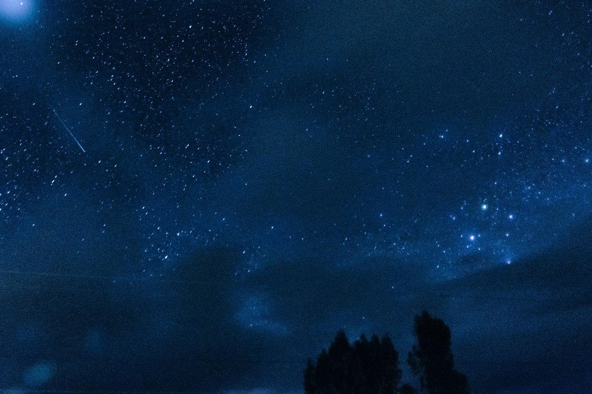 DeepSageApp's tweet photo. Una noche de junio de 2018. Hermosa noche estrellada con una mágica fugaz incluida en la laguna de Tota.

Foto de @rafaelangulop https://t.co/F1jC87238K