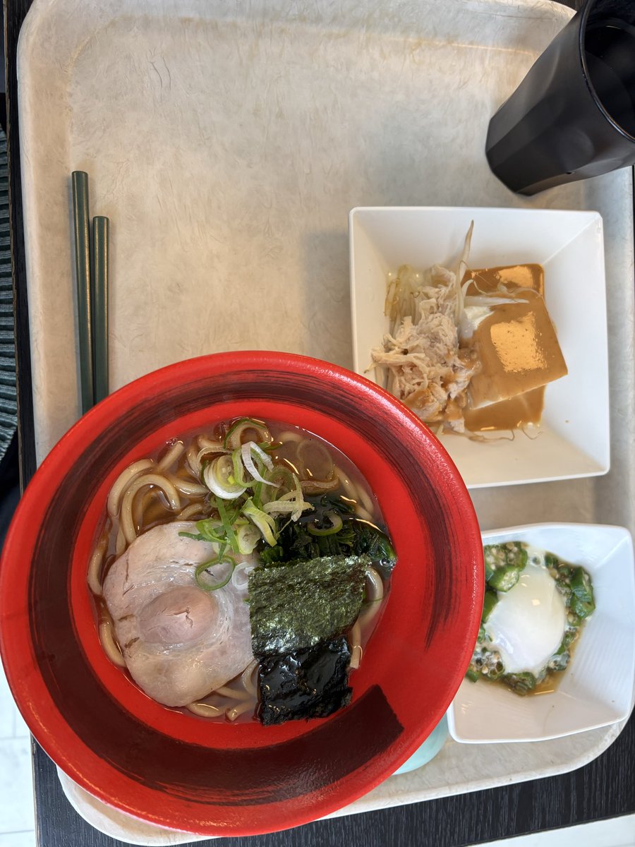 半年ぶりに学食