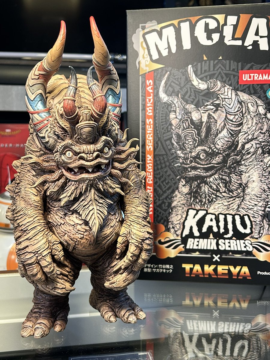 早々に新カラー…1月に新作としてミクラスが出たばかりですぐに後出しカラーはちょっと色々思うことありますが、悔しいかなEXカラーが好みなんで買います。

悔しい、けど木彫り調も気に入ってはいるし、ミクラス2体所持てやらぁぁあ！！！笑