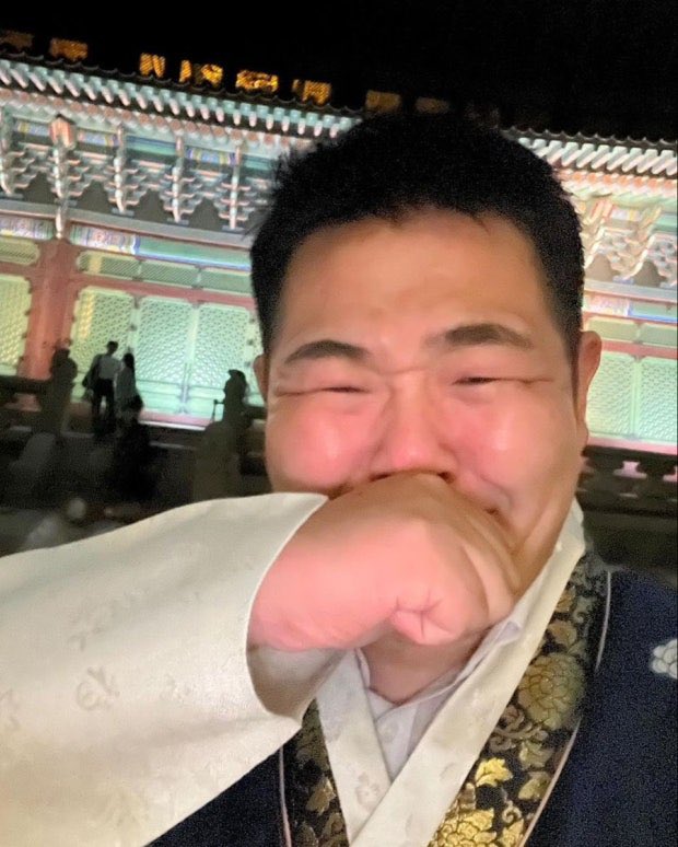 미용실을 갔는데 뭔가 가슴이 너무 아리고 
눈물이 났어 ㅠㅠ 난 뭐였을까?