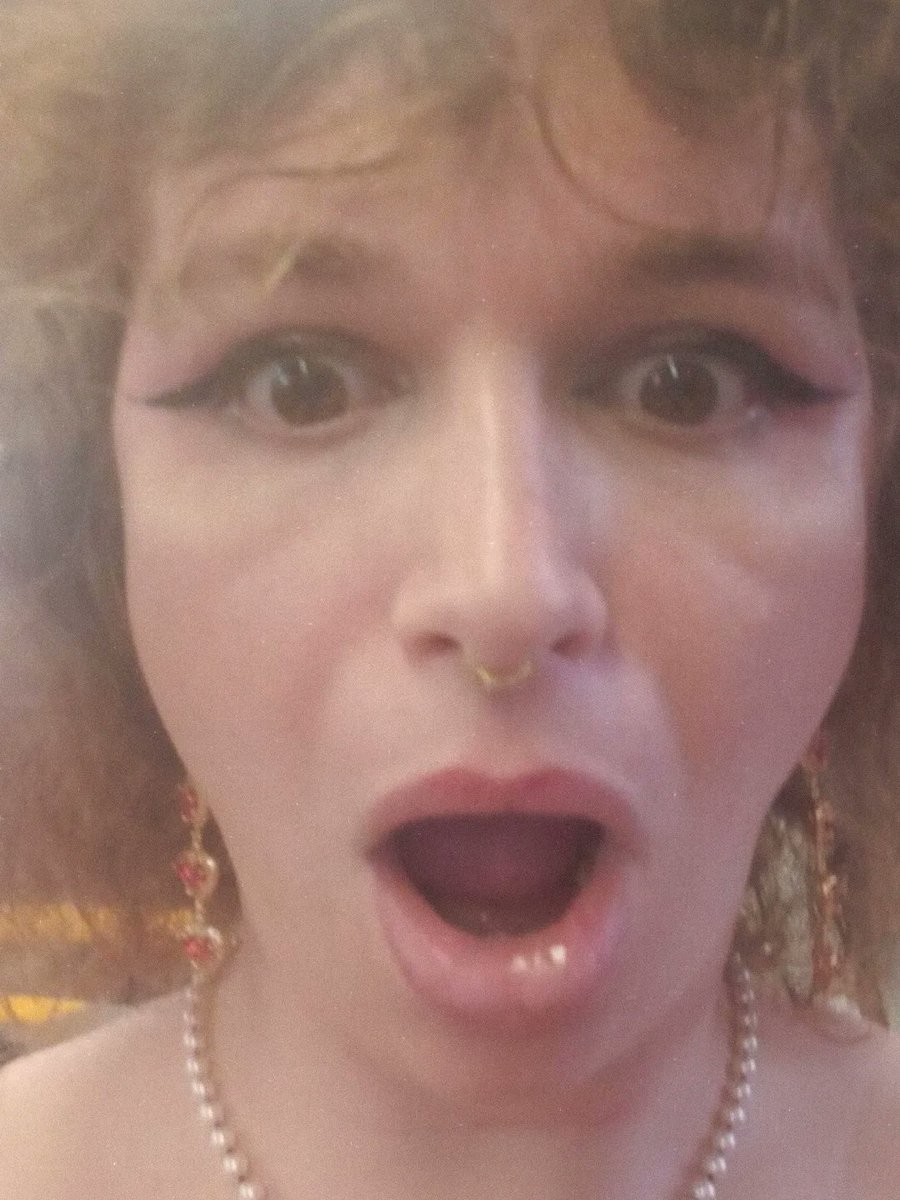 ElsieBird tweet media