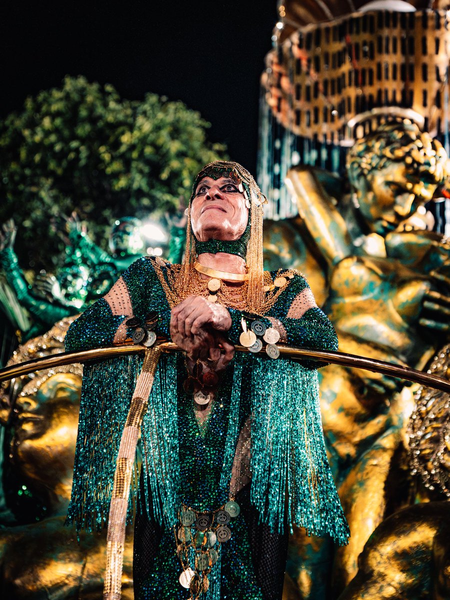 RioCarnaval's tweet photo. "Sou meio homem, meio bicho. O silêncio e o grito. Pássaro-mulher" #Imperatriz #RioCarnaval2026 https://t.co/z1jrzUaA9M