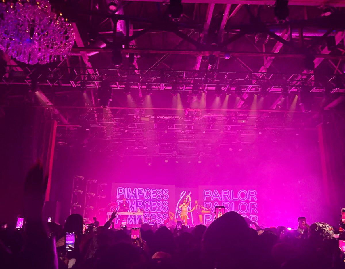 VonneDivine's tweet photo. 💞💕💗 #tonight #pimpcess https://t.co/b77a3JkYLQ