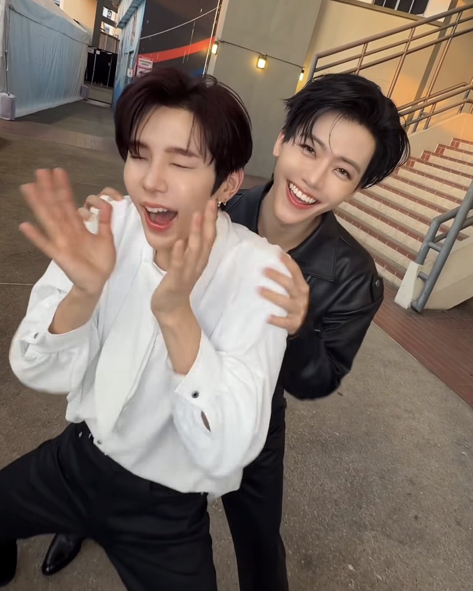 อยากกราบโชทาโร่ว่ะะะะ พาแจมินทำชาเล้น 2 คลิปแล้วอะ แล้วลงอฟช riize แท็กไอจีของแจมินเองเลยด้วย ฮือ นุกราบพี่โชค่ะ 🥹🩷🩷🩷🩷🩷🩷 (แต่ 0 ชาเล้นจากช่อง nct เออเอาเถอะ)