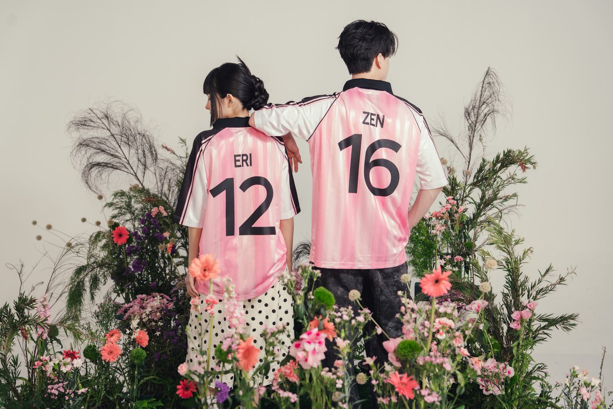 matcharoong's tweet photo. RIIZE gave Win SMTown x Ari jersey with his name customized, so cute🥹🥹🥹

WIN IN THE RISER MOMENT 

#RISERCONCERTD3
#winmetawin @winmetawin
#RIIZE https://t.co/3RGmeq7jzF