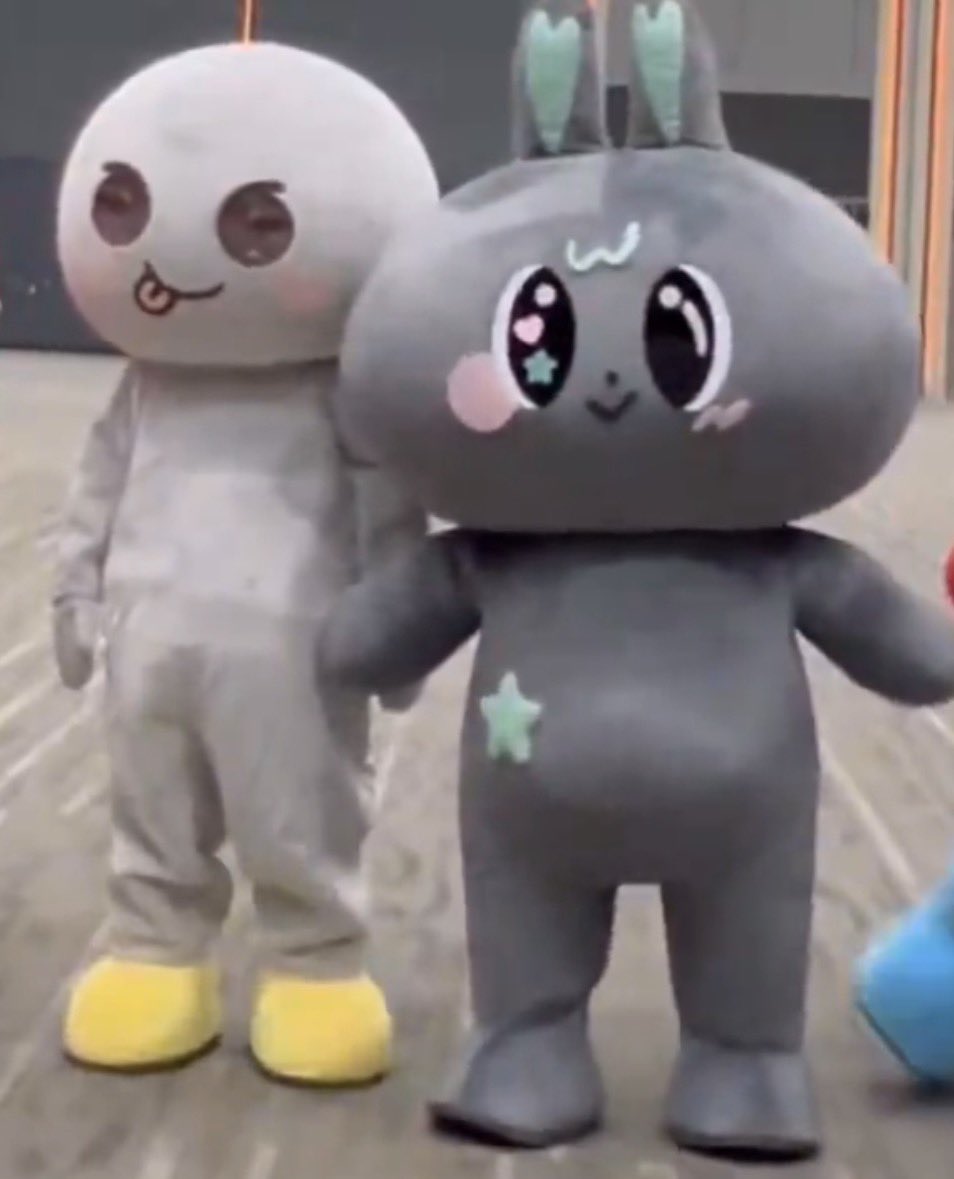 นี่น่ะหรอ ปะป๊าดลลี่กับปะป๊าเมต้า