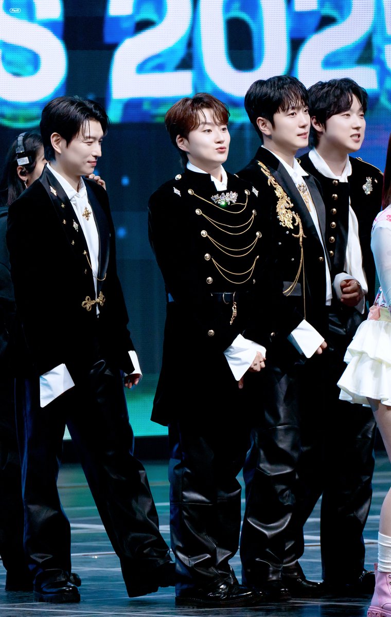 20260215
제 33회 한터뮤직어워즈

귀여워  🥹🥹

#포레스텔라 #Forestella 
#배두훈 #조민규 #고우림 #강형호